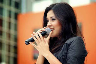 jaket kulit konser raisa andriana