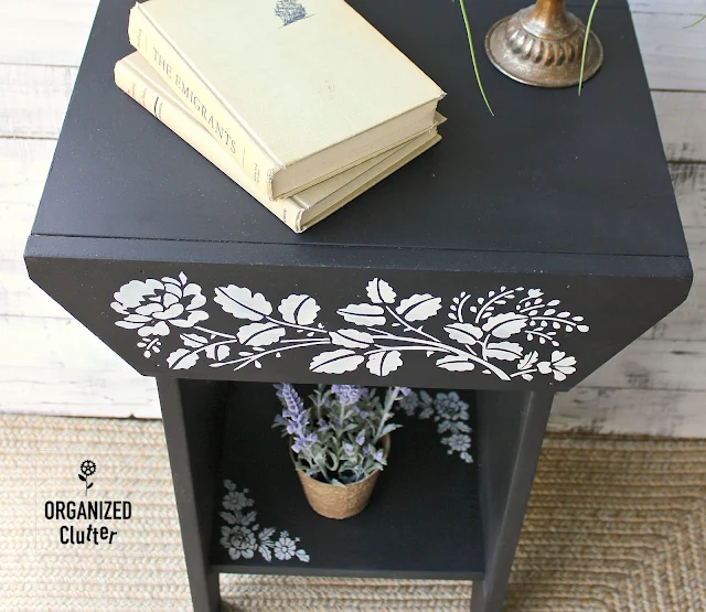 A Primitive Country Garage Sale Table Makeover #stencil #upcycle #garagesalefinds #furnituretransformation #furnitureupdate