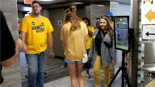 Move-in Day Signage