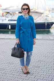 Givenchy Antigona bag, leopard pumps, Zara blue statement necklace, Sapphire blue coat, Fashion and Cookies, fashion blogger