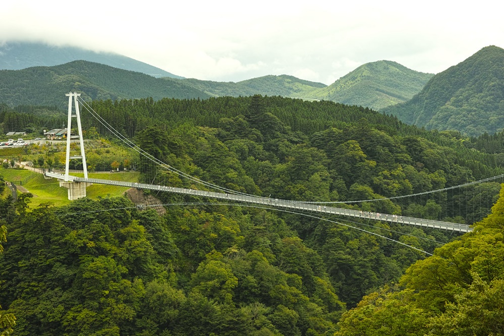 สะพานแขวนโคโคโนเอะยูเมะ (Kokonoe Yume Suspension Bridge: Kokonoe Yume Otsuribashi: 九重“夢”大吊橋)