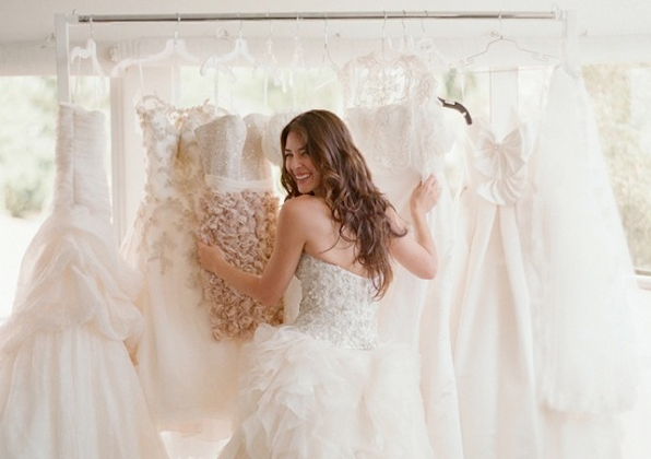 eligiendo vestido de novia