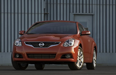 2010 Nissan Altima Coupe Photo