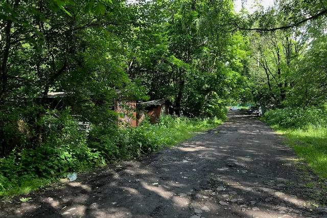 парк Битцевский лес, посёлок Узкое, сараи