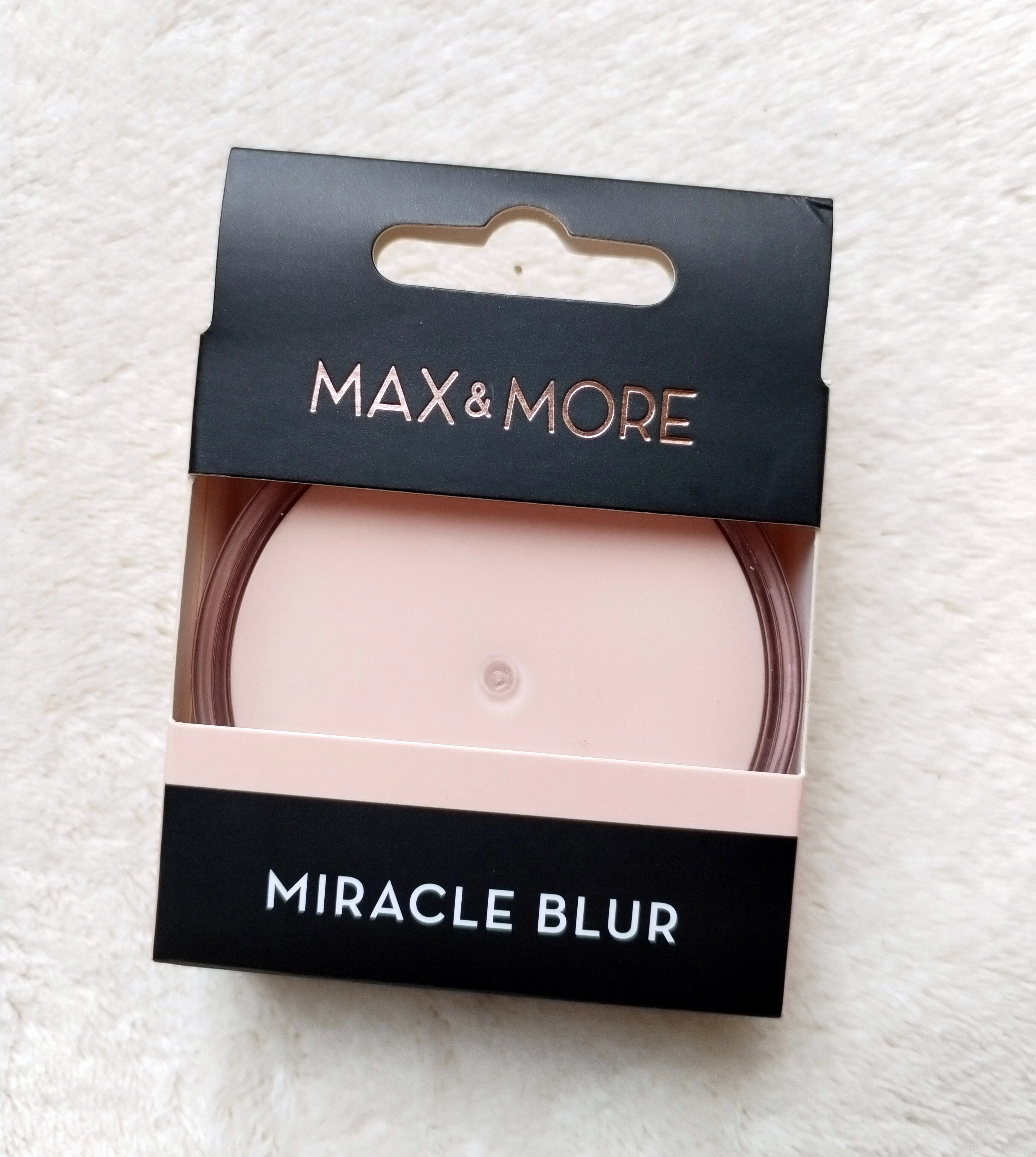 Avis express sur la base de teint Miracle Blur de MAX&MORE (Action)