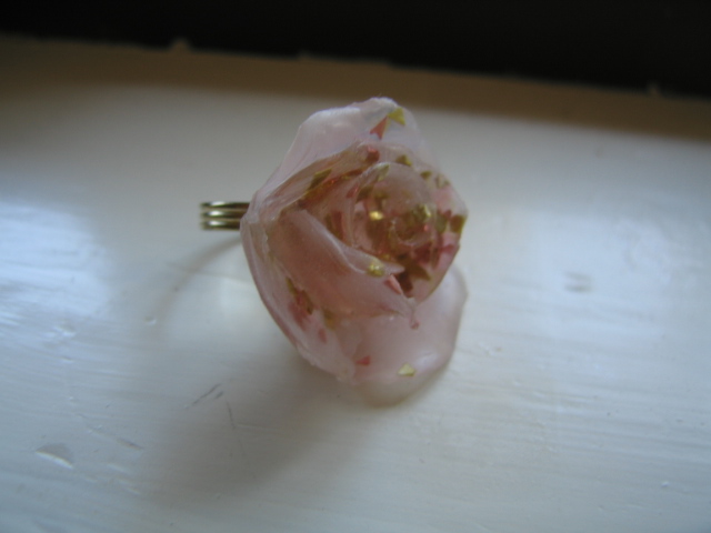 English Rose Cast Ring - 