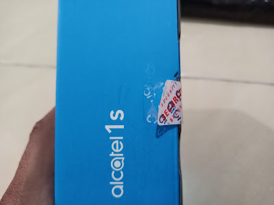 Tampilan Segel Kemasan Ponsel Alcatel 1S NFC (2021)