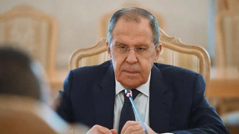 Russian Foreign Minister Sergei Lavrov has confirmed that the European Union suffers the most from pastoral sanctions against Russia, draining its weapons by supplying them to Kyiv's forces, where it has become the scene of one representative.   Lavrov wrote in an article for the newspaper Izvestia: