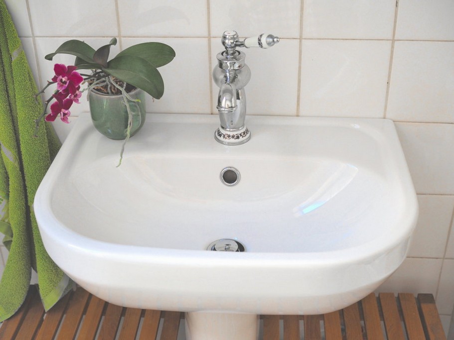 Comment installer un lavabo seule