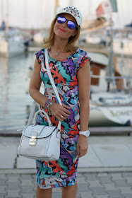 Toy watch white, graffiti print dress, vero moda graffiti dress, Asos white bag, fashion and cookies, fashion blogger