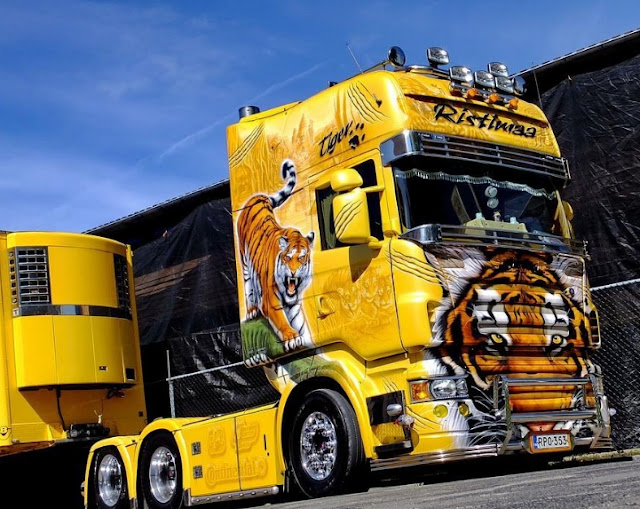 Truk Trailer Modifikasi-kuning