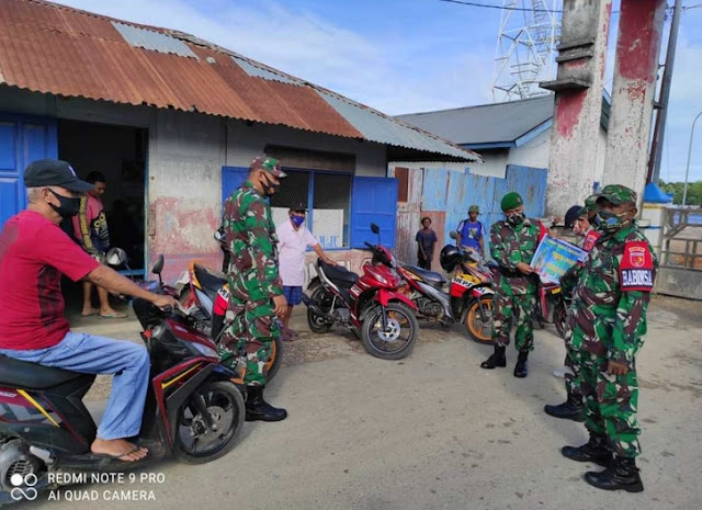 Koramil Larat Tingkatkan Pendisiplinan Protokol Kesehatan ke Warga di Pelabuhan.lelemuku.com.jpg