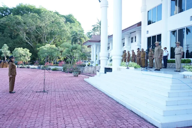 Pimpin Apel Gabungan, Bupati Surya Minta ASN Meningkatkan Kedisiplinan dan Semangat Kerja