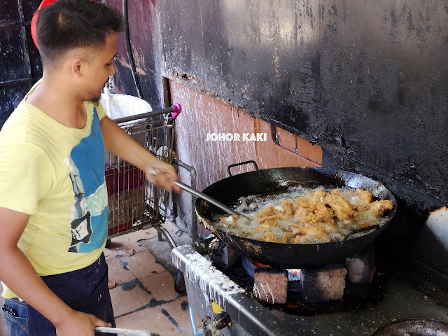 Wak Kentut Nasi Lemak in Kulai 