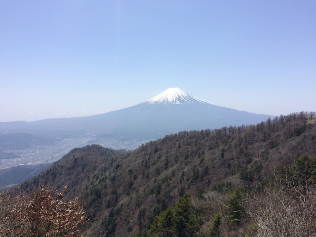 三つ峠山荘前 富士山