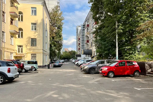 Измайловский бульвар, дворы
