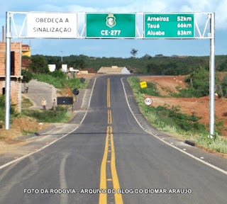 Carro com inscrição de Acopiara/CE, capota na curva do cemitério em Catarina: Trecho da CE-277 saída para Arneiroz