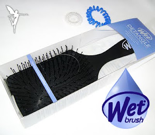 http://www.trikimoniki.pl/2016/08/nowosc-u-mnie-szczotka-wet-brush.html