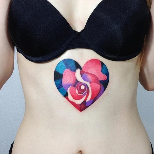 este_viva_em_forma_de_coraço_de_rosa_tatuagem