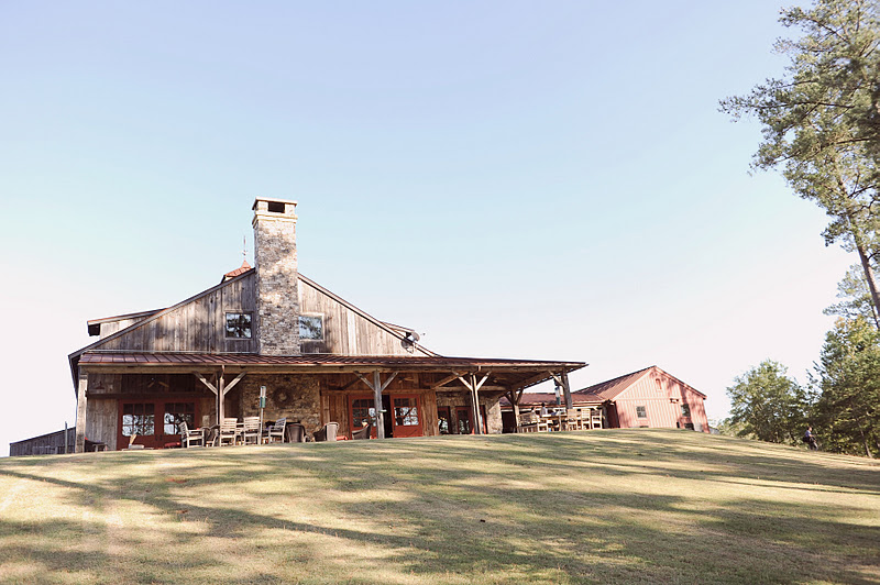 This is so southern chic I just love it Barn receptions are all the rage 