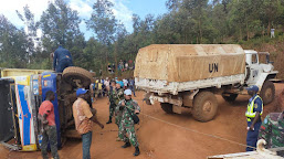   Satgas TNI Konga XXXIX-B RDB/MONUSCO Bantu Evakuasi Truk Terguling di Kongo