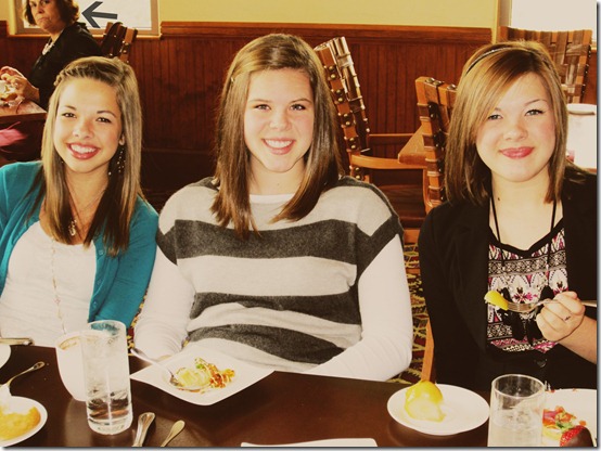 I'm grateful for photobombers 3