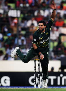 Shahid Afridi in his aggressive stride