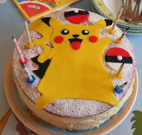 http://lesrecettesdemelanie.blogspot.fr/2013/10/gateau-pokemon-arc-en-ciel.html