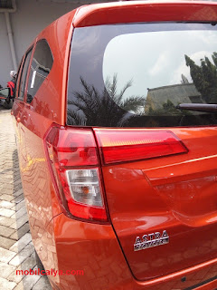 Mobil Calya   Orange Belakang