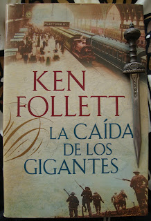 Portada del libro La caída de los gigantes, de Ken Follett