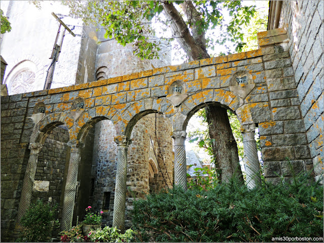 Arcos con Columnas en el Castillo Hammond, Gloucester