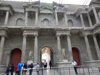 Market Gate of Miletus (Pergamon Museum) / by E.V.Pita  http://archeopolis.blogspot.com/2017/03/market-gate-of-miletus-pergamon-museum.html