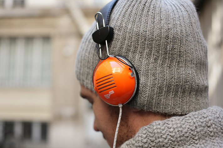 Bonnet homme et casque audio orange