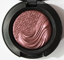 c_RichCoreExtraDimensionEyeshadowMAC