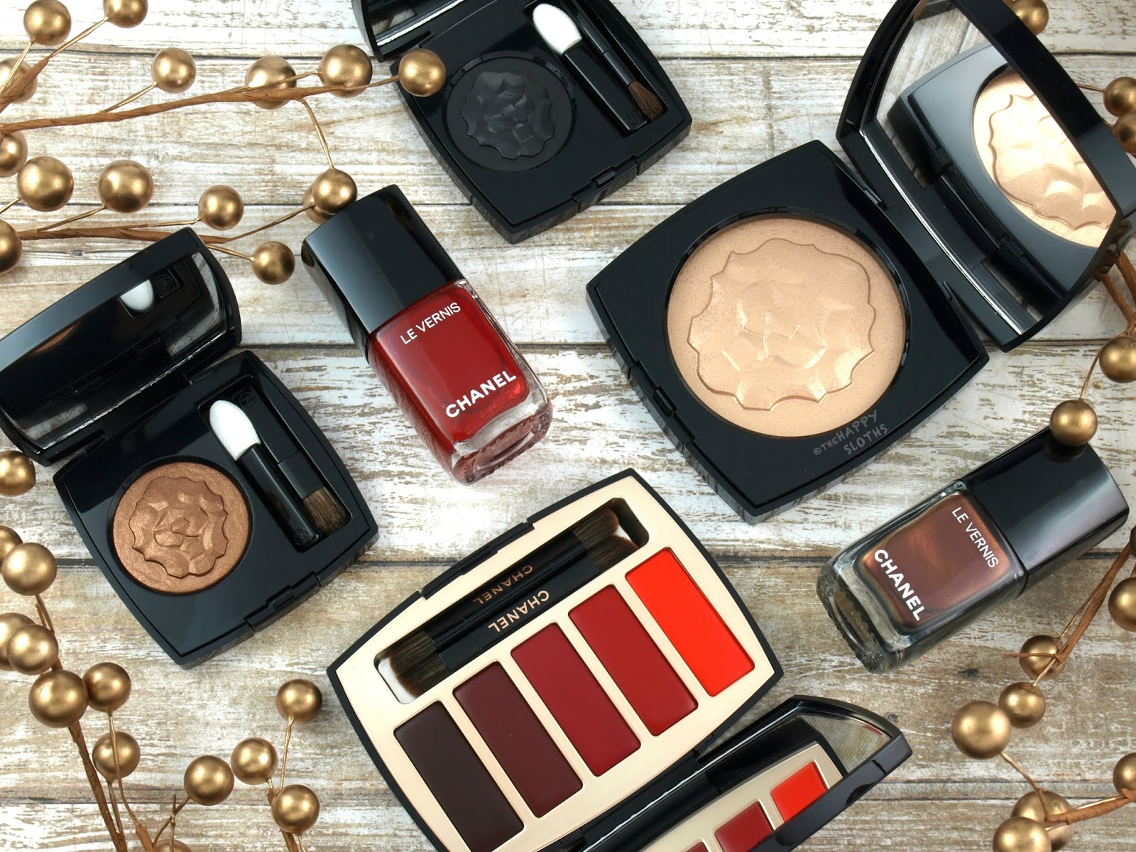 Chanel | Holiday 2018 Collection: Review and Swatches