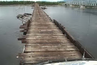  Jembatan Sungai penyeberangan di Siberia