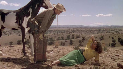 Caída del caballo de Pearl Chavez (Jennifer Jones) en Duelo al sol