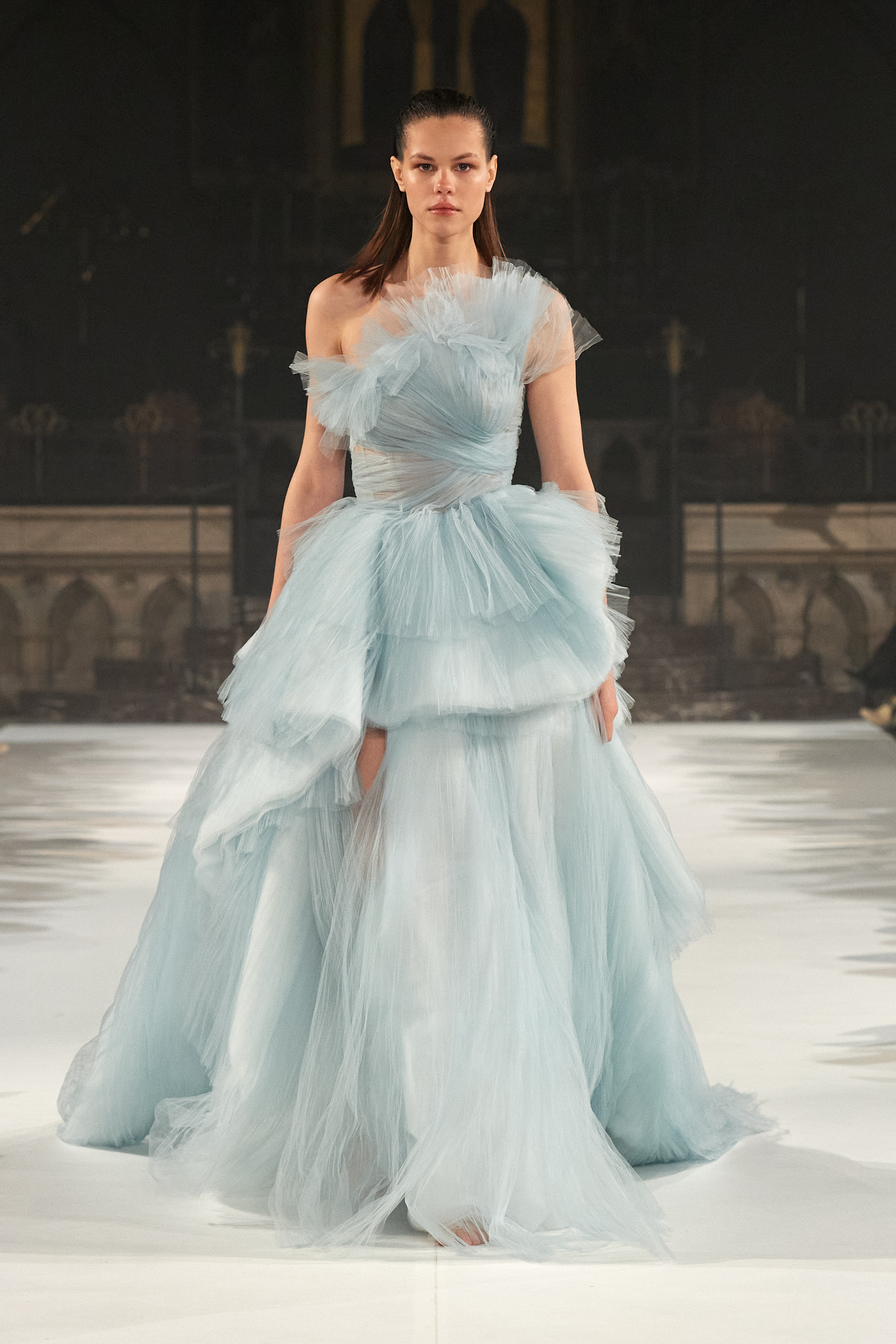 Défilé Fovari Collection couture printemps-été 2023