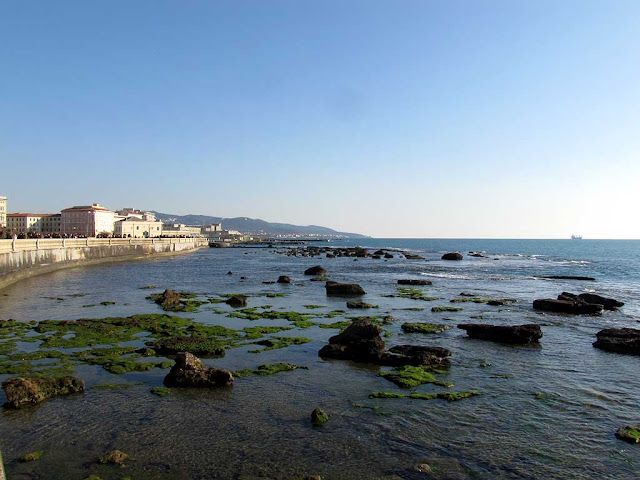 Le secche di fronte alla Terrazza Mascagni, Livorno