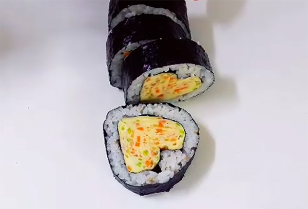 Cách Làm Kimbap Hình Trái Tim Dễ Thương