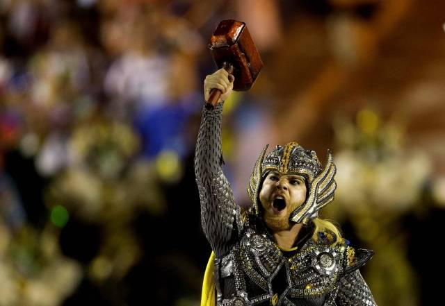 Rio de Janeiro Carnival sambadromes to dance and party