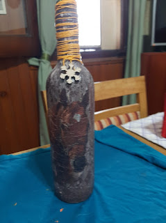 Decoupage y craquela en botella de Mario Artesanias Escuela 37