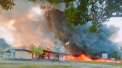 Pembakaran Gedung Pemerintahan Hingga Di Ratakan Dengan Tanah 