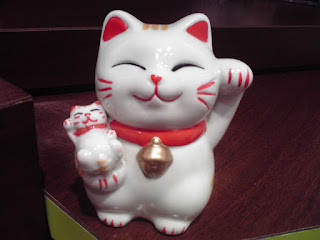 LUCKY CAT (manekineko)