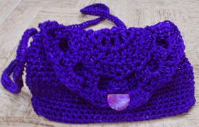 Sweet Nothings Crochet free crochet pattern blog, Photo of the Cute Tiny Purse ; free crochet purse pattern