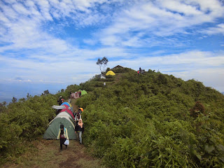 trekking vacations, trekking tours indonesia, mt andong, mount andong, base camp