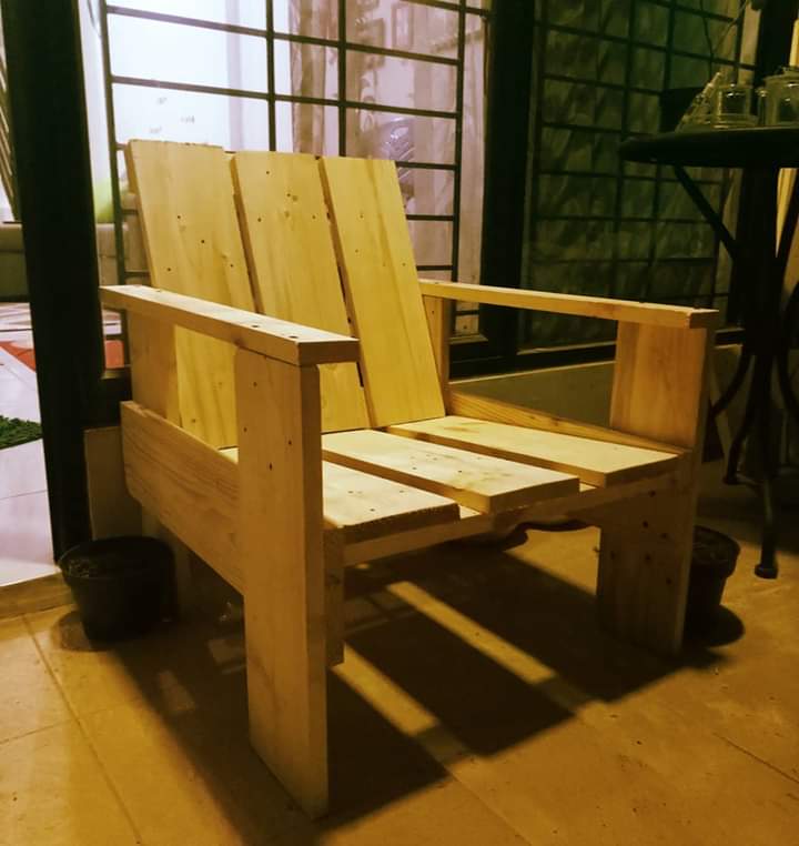  Halaman Samping Bikin  sendiri kursi  teras dari kayu  
