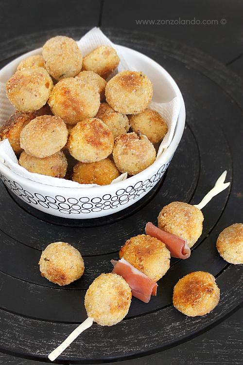 Polpette di ricotta e speck cotte in forno ricetta piatto light - Ricotta cheese balls light recipe