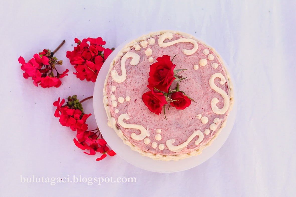 Red Velvet Cake / Kırmızı Kadife Kek Red Velvet Cake / Kırmızı Kadife Kek