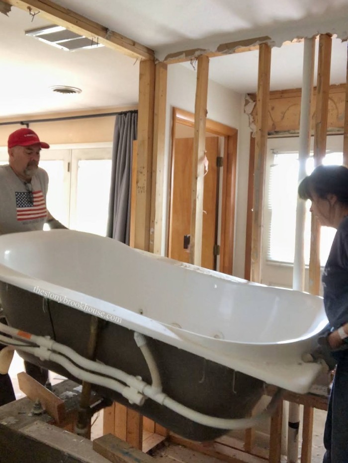 Lifting jacuzzi tub out - demo